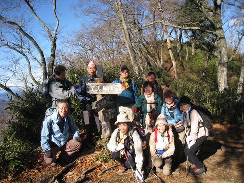 晩秋の装いの奥久慈男体山