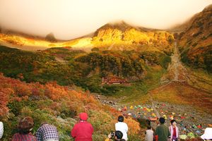 朝日に映える幻想的な穂高