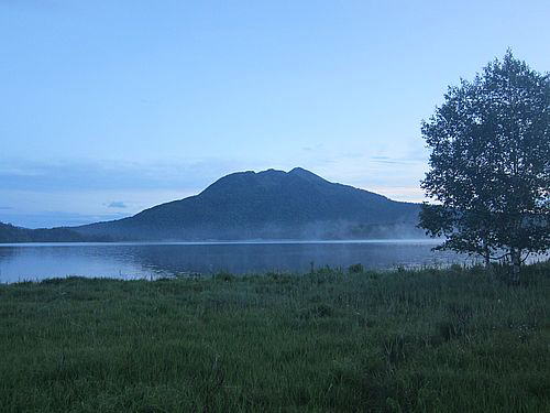 燧ヶ岳を望む